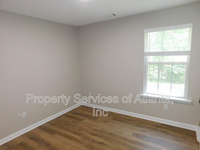 Building Photo - 1834 Stephens Pond View