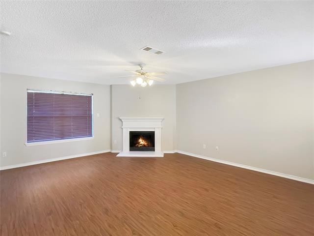 Building Photo - 303 Quail Meadows Ln