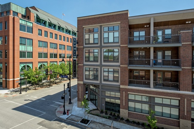 Building Photo - Summit on Quality Hill