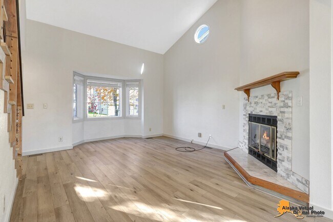 Building Photo - Eagle River Gem