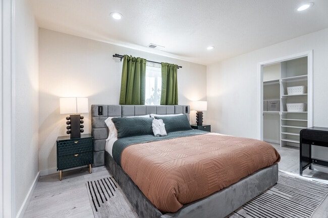 Building Photo - 2292 Addison Ave