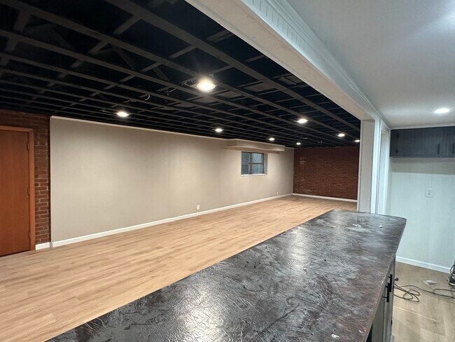 Building Photo - 20 Lindworth Dr