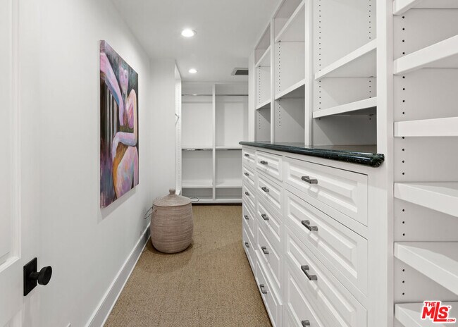 Building Photo - 1330 N Wetherly Dr