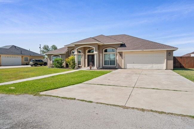 Building Photo - 102 Yellowstone Dr
