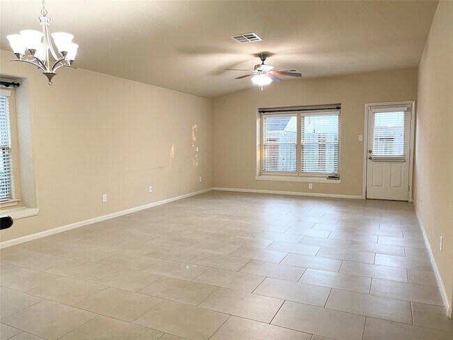 Building Photo - 19339 Vermillion Ct