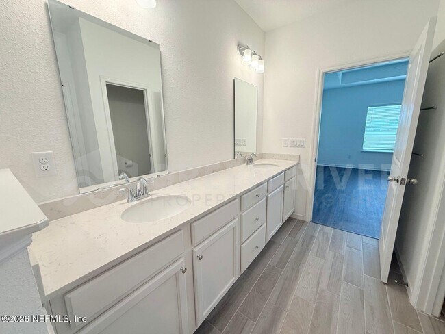 Building Photo - 2717 White Cedar Ln