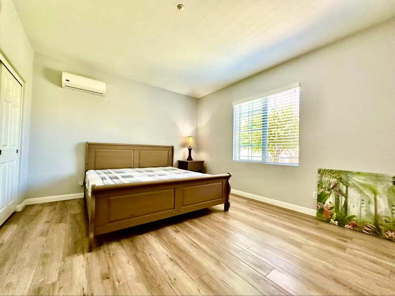 Building Photo - 16550 Sugar Ln