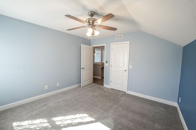 Building Photo - 425 Wicklow Dr