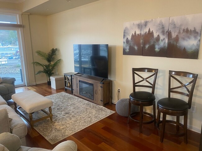 Building Photo - 25 Jefferson Way