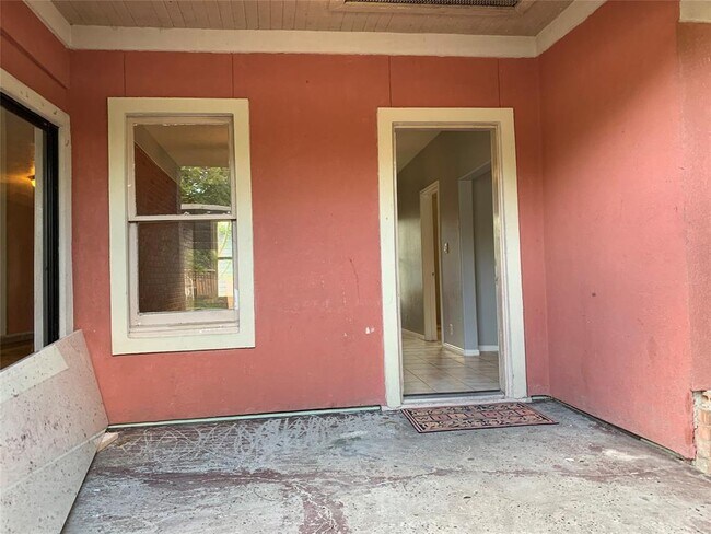 Building Photo - 11375 Allwood St