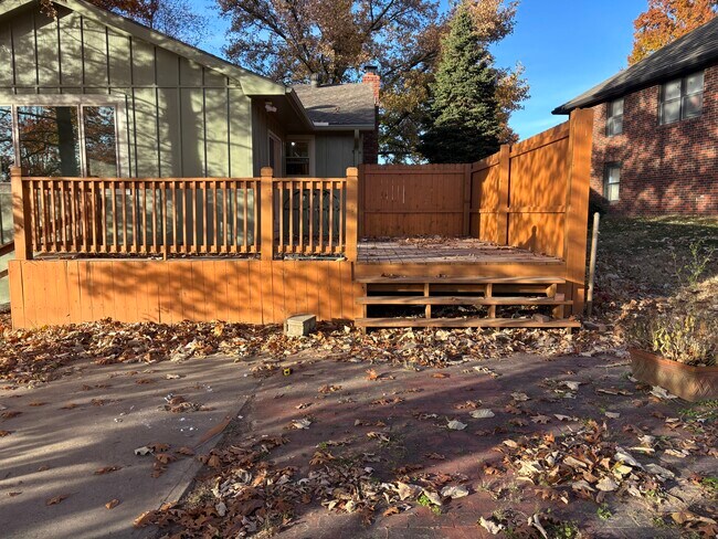 Building Photo - 18377 Pleasant View Dr