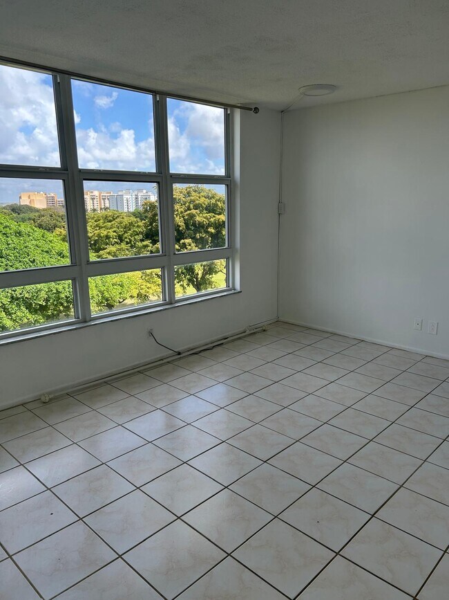 Building Photo - 2661 S Course Dr