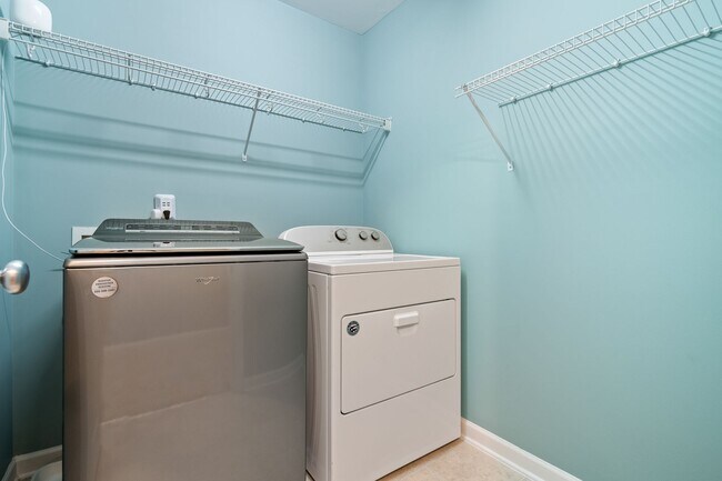 Building Photo - Beautiful 3-Bedroom Townhome in North Raleigh