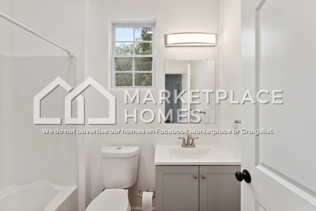 Building Photo - 4310 Ohls Ave