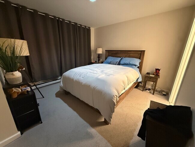 Building Photo - 18-20 E Springfield St