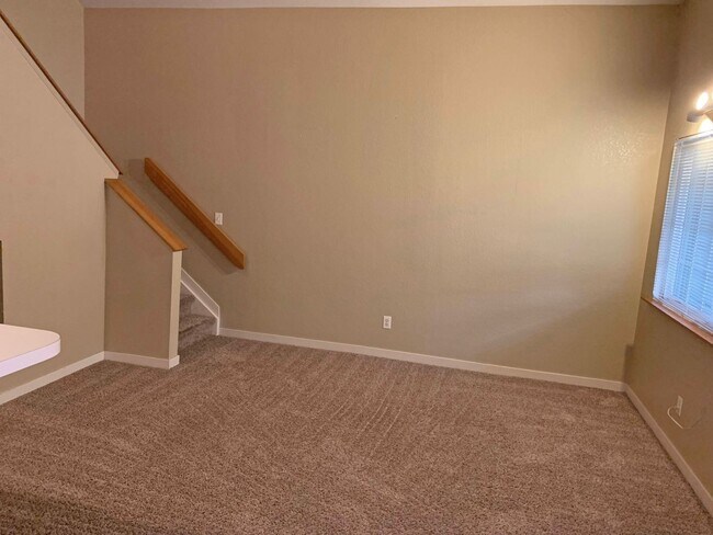 Building Photo - 1225 W Prospect Rd