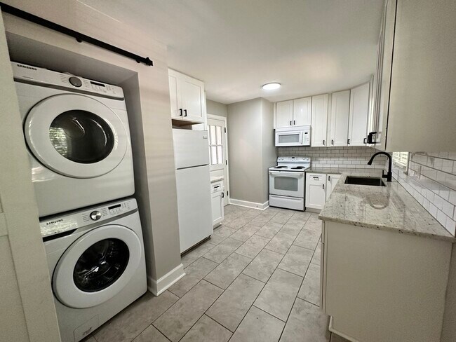 Building Photo - 3011 Amity Garden Ct
