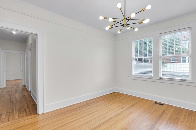 Building Photo - 201 E 48th St