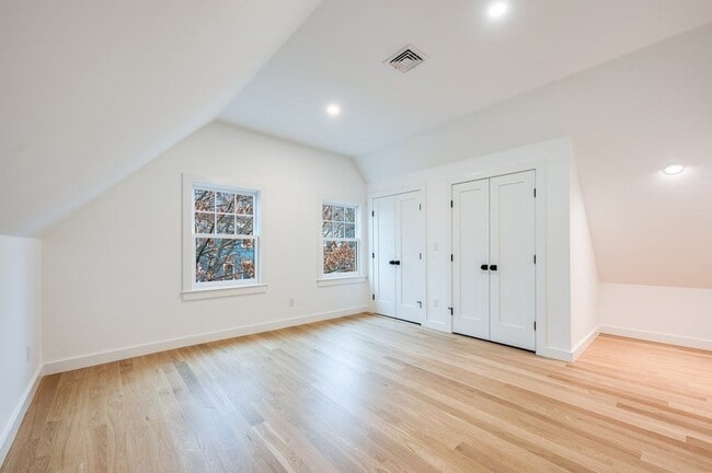 Building Photo - 79 Dana St