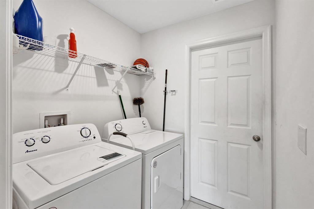 Building Photo - 9709 Starboard Dr