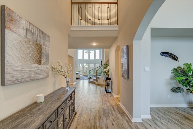 Building Photo - 2727 Camellia Ave