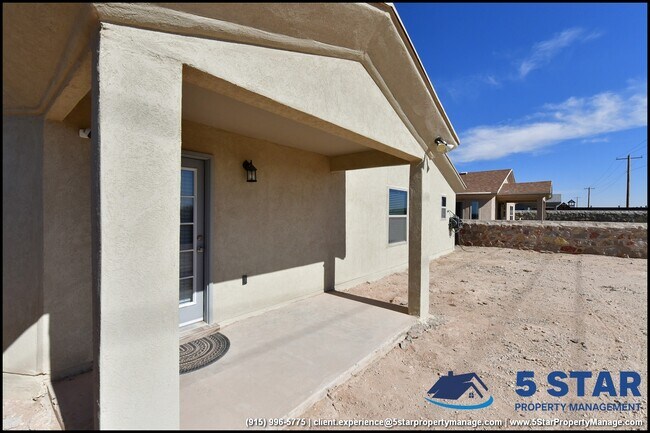 Building Photo - 13744 Flora Vista Ave