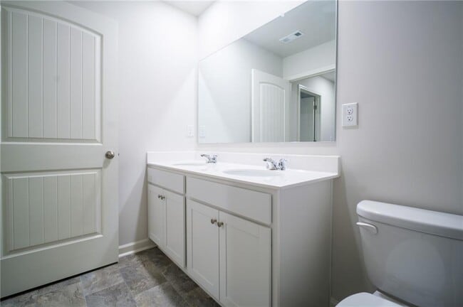 Building Photo - 25 Stoneybrook Dr