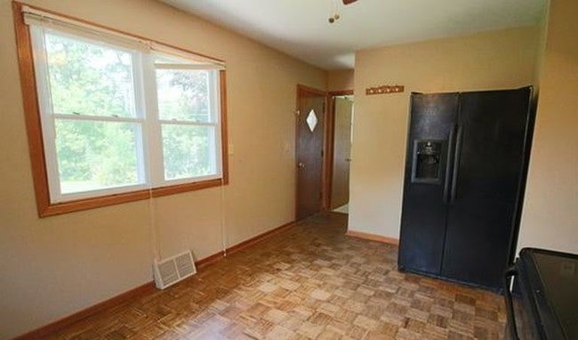 Building Photo - 448 N Grandview Blvd