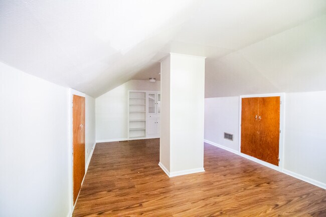 Building Photo - 3471 Jeannette Ave