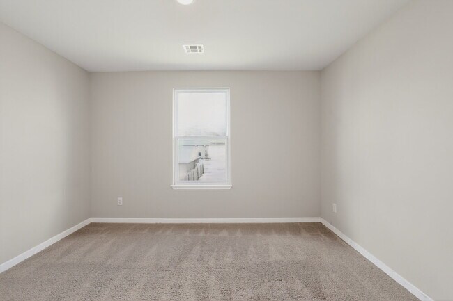 Building Photo - Spacious 4BR/2.5BA Home in El Reno — 2,213 Sq Ft, Move-In Ready