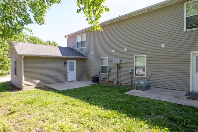 Building Photo - 5005-5007 Carrie Ridge Dr.