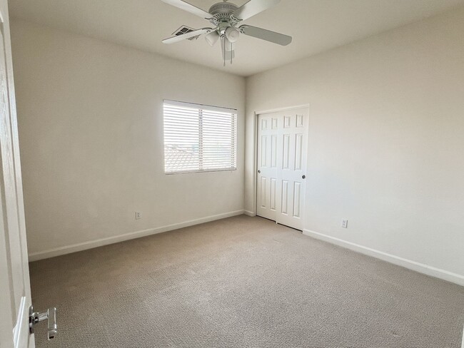 Building Photo - 4 Bed + Office | 3 Bath | 3-Car Garage | E...