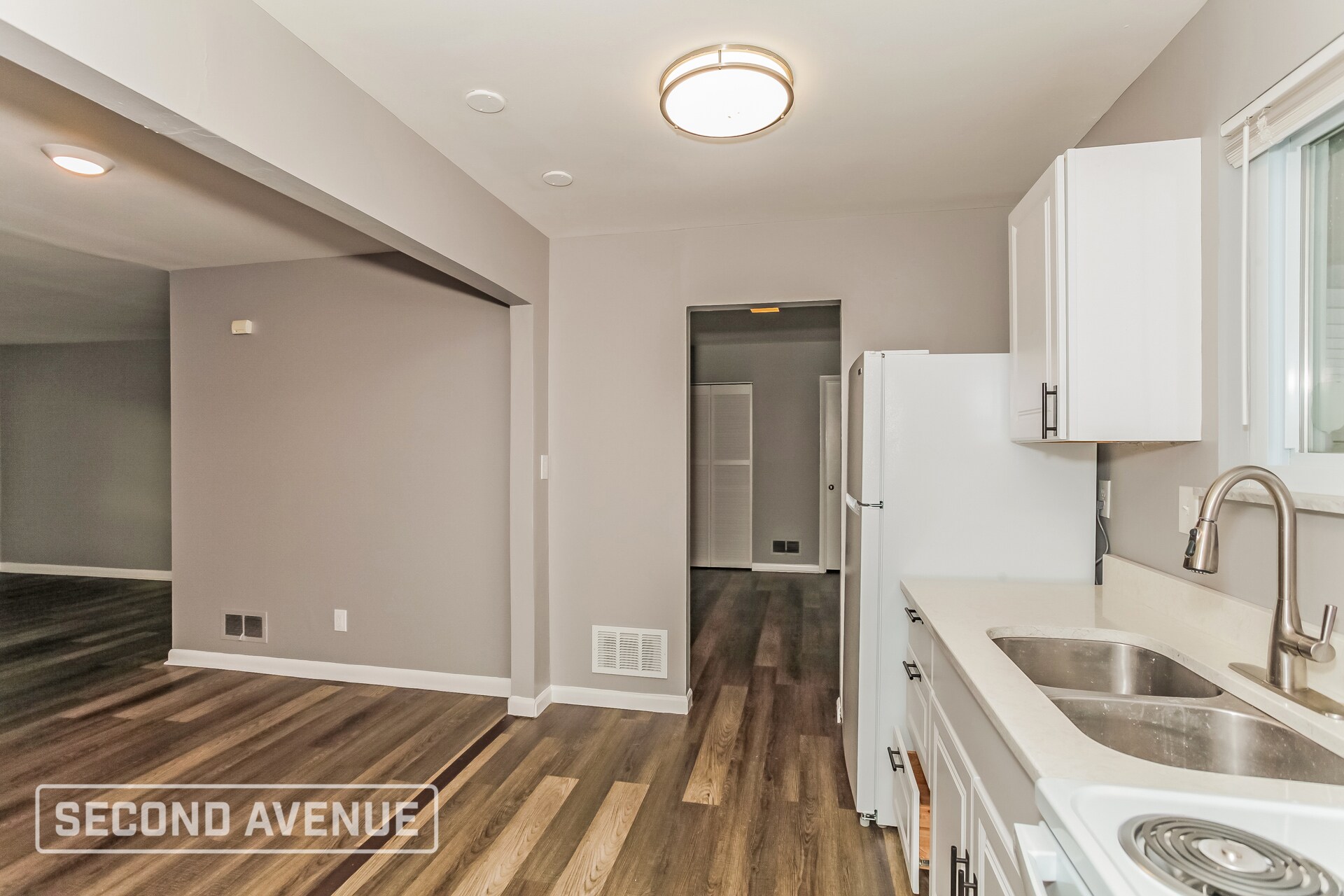 Building Photo - 940 Hollytree Dr