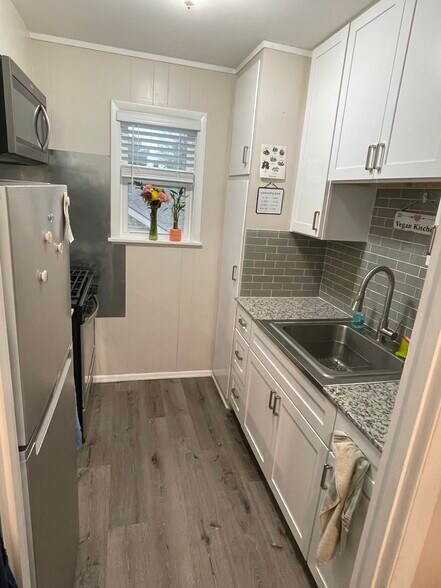 Kitchen - 312 Jagoe St