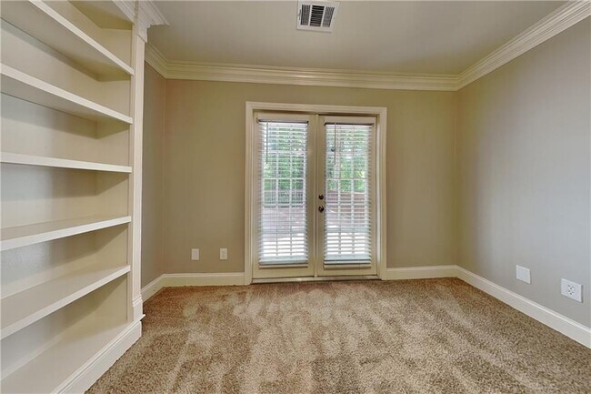 Building Photo - 2522 Oak Bluff Dr