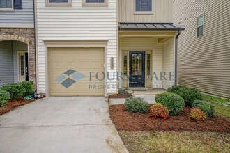 Building Photo - Spacious 3-Bed, 2.5-Bath Townhome with Was...