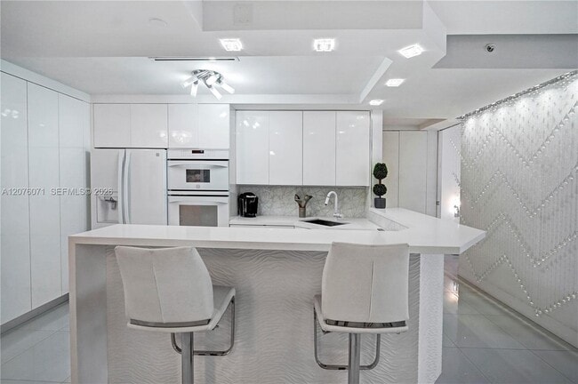 Building Photo - 1717 N Bayshore Dr