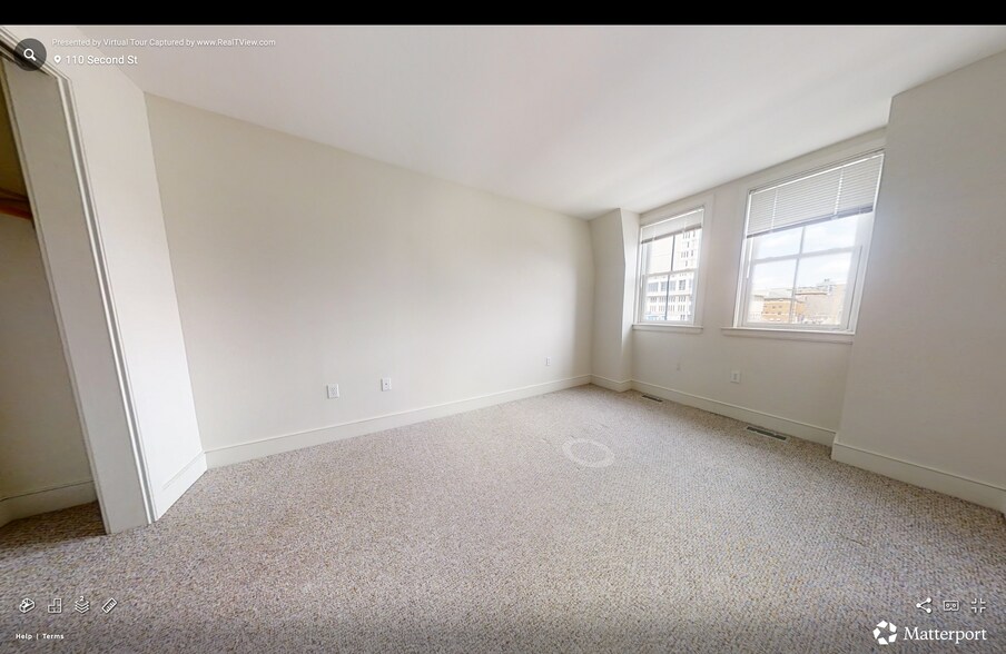 Building Photo - 108 2nd St