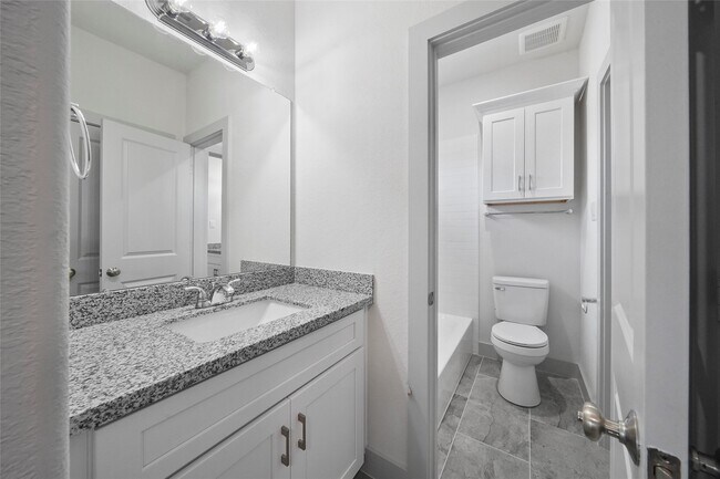 Building Photo - 7242 St Augustine St