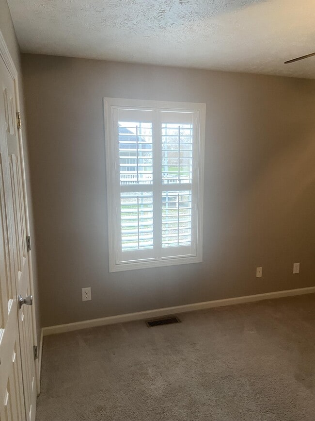 Building Photo - 3680 Fieldstone Dr