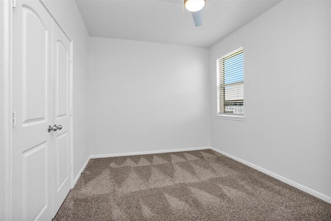 Building Photo - 31411 Raleigh Creek Dr