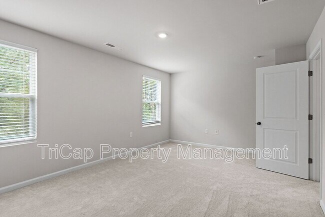 Building Photo - 328 Hemley Trl