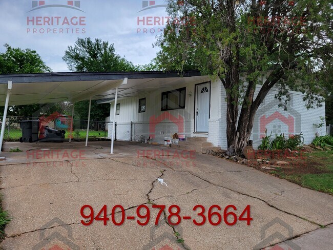 Building Photo - 1055 W Wenonah Blvd