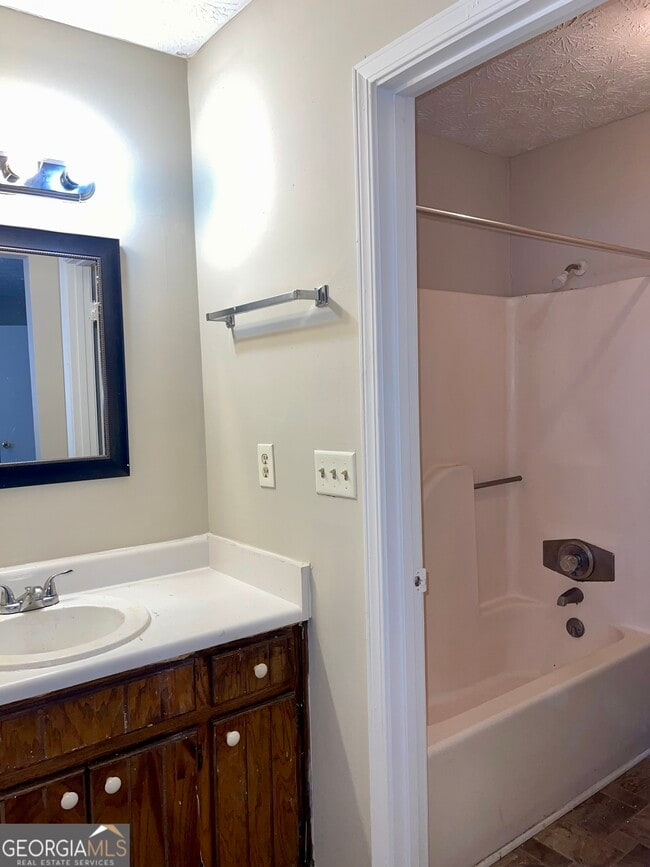 Building Photo - 5763 N Castlegate Dr