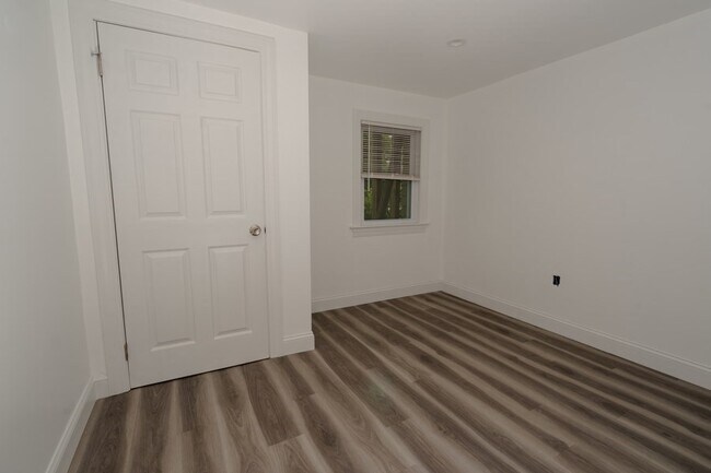 Building Photo - 11 Park St