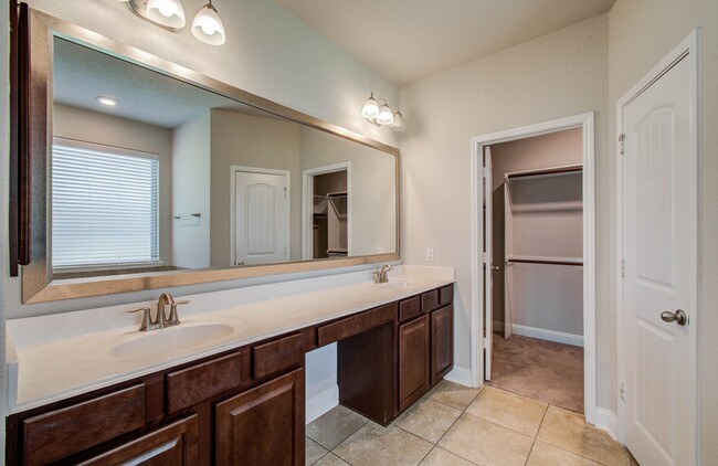 Building Photo - 16114 Devils River Ct