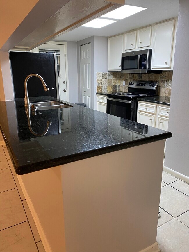 Building Photo - 9535 Clanton St