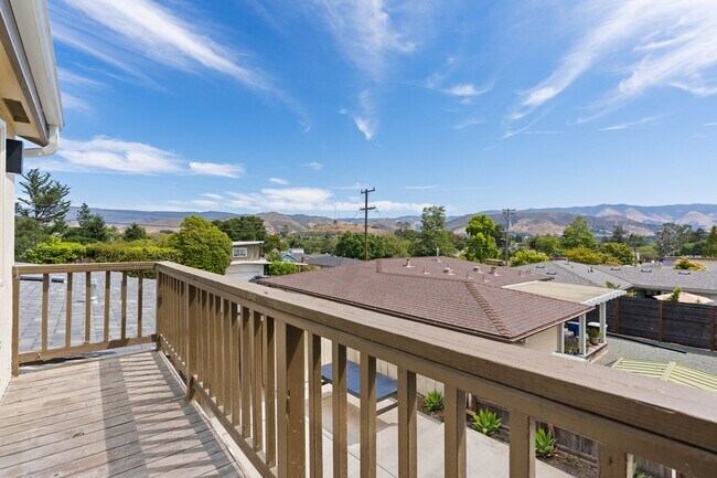 Building Photo - 289 Ramona Dr