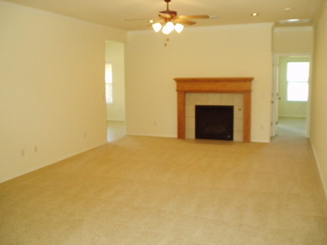 Building Photo - 15616 Traditions Dr