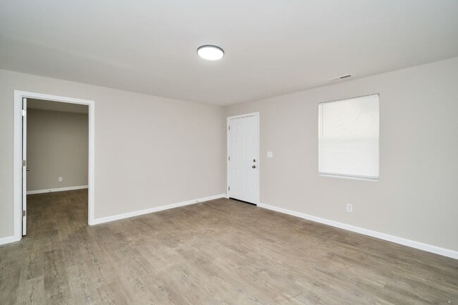 Building Photo - Renovated 3BR Gem in Dora!